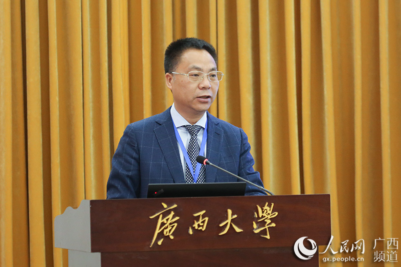 williamhill英国中文官网党委书记黄建荣在国际投资贸易与广西自贸区法制建设国际研讨会闭幕式上的致辞此次会议的召开，得益于若干非常重要的机缘。对促成这些机缘成就的一些人和单位，我要表示诚挚的谢意【详细】 